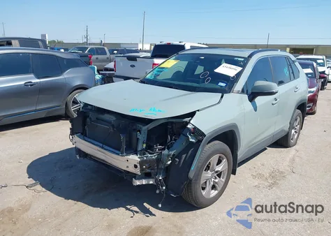 2023 Toyota Rav4 Xle z USA, uszkodzony, nr VIN 2T3W1RFV4PW248739